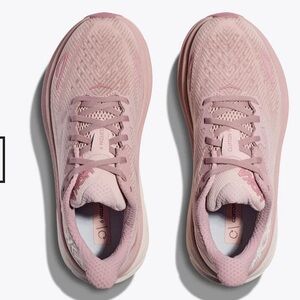 Women’s HOKA Clifton 9 pale mauve size 6.5